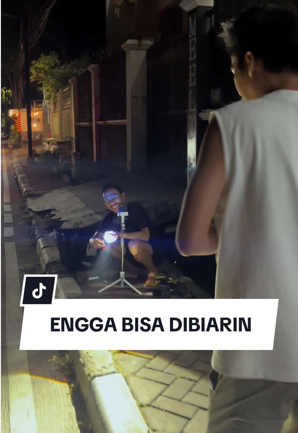 Songong banget, engga bisa dibiarin.. #fyp #helm #biled #tv #meelytz 