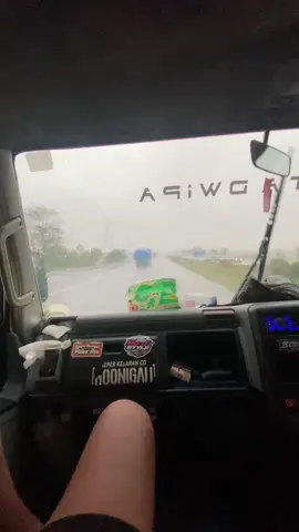 🥶🥶 #fyp #masukberandafyp #laguminang #vibeshujan #cantermaniaindonesia 