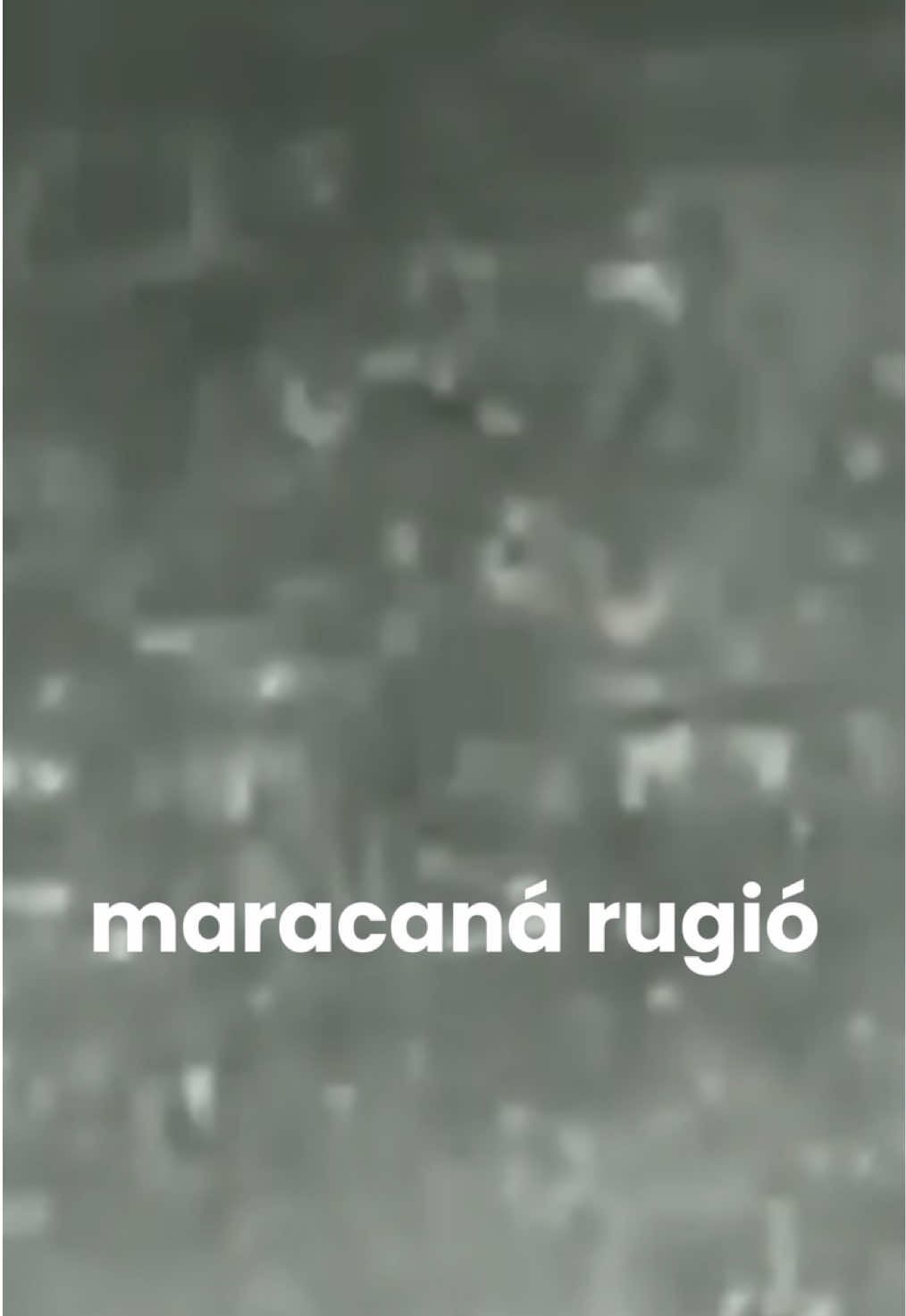 EL MARACANAZO - por la siguiente razón, Brasil nunca volvió a jugar de Blanco. 🇧🇷 Brasil 1950: el Mundial que volvió después de la guerra… y terminó en silencio. El Maracaná se construyó para coronar a Brasil, pero Uruguay escribió otra historia. 200 mil personas presenciaron el Maracanazo. Barbosa fue señalado, Brasil nunca volvió a jugar de blanco… y nació la herida más grande del fútbol. Porque ese día, el fútbol volvió al mundo… solo para romperle el corazón. 💔⚽ #maracanazo #maracana #futbolargentino #worldcup #copadelmundo 