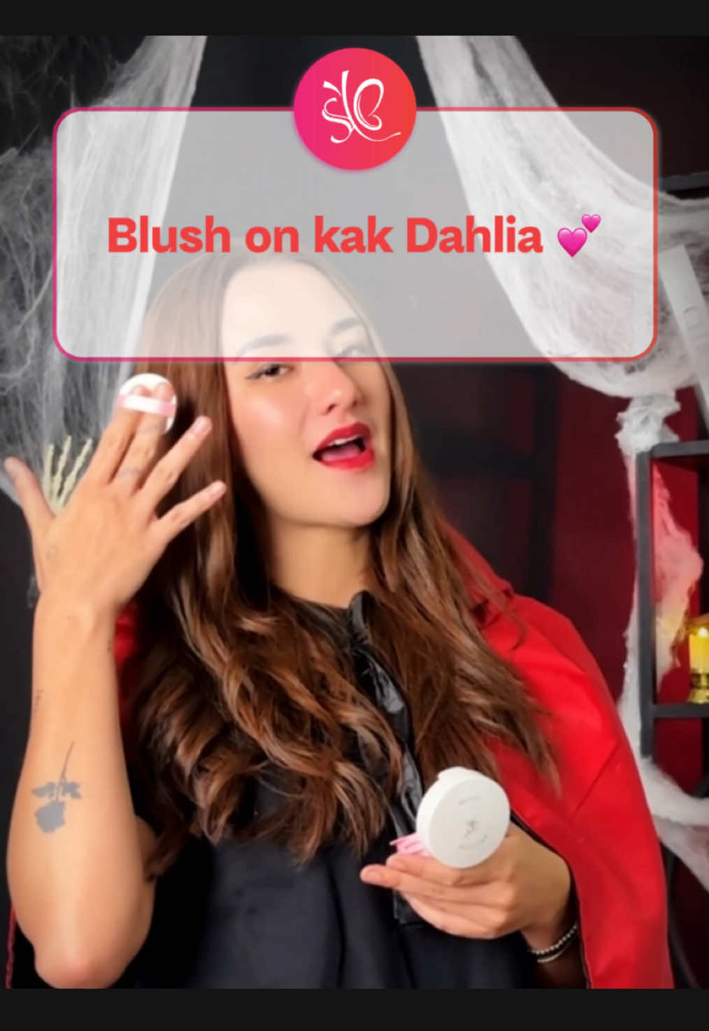 Blush on cushion serum kesukaan kak Dahlia Poland nih! #sybofficial #makeup #dahliapoland #cushion #blushon 