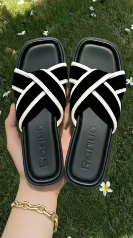 #sendalwanita #sendalmurah #sendalkekinian #xyzbca 