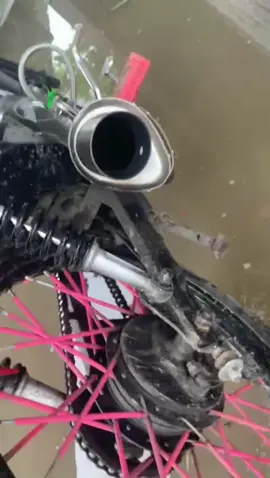 KOTDRAAI VAN HOONIGAN!!!!!!!!!🔊🔊🔊🩷🖤🥷🏼⛩️ #125cc #jekijktmaarlikedniet?? #xybca #fyppppppppppppppppppppppp #follow?please?thanks? 