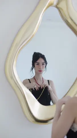 One spray and I’m locked in ALL day ⚡️ Weightless. Seamless. Climate-proof.  Built for heat, humidity, and everything in between @Teviant  #UltimateSkinMasterCollection #TeviantLockAndGrip