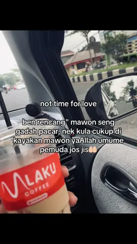 🧏🏼‍♀️🤲🏻