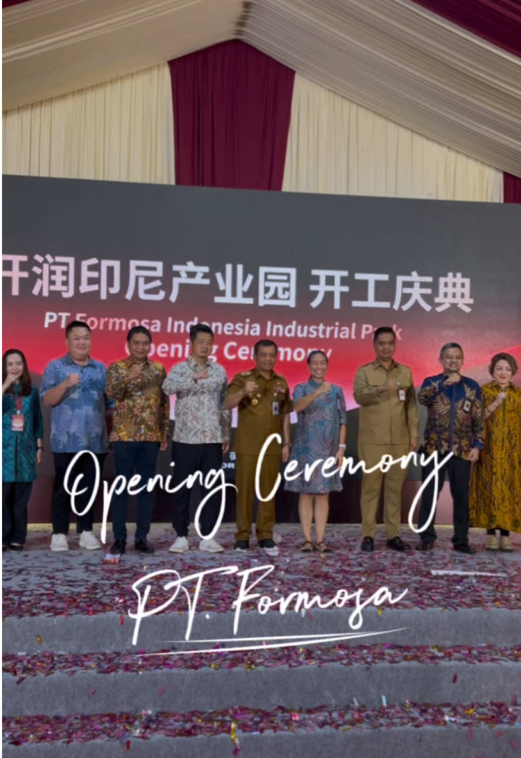 Membersamai Bapak Gubernur Jawa Tengah Ahmad Luthfi dan Ibu Rahayu Saraswati Djojohadikusumo dalam Opening Ceremony PT. Formosa Indonesia Industrial Park di Kecamatan Mayong. Langkah ini menjadi bagian dari upaya kami untuk terus membuka lapangan kerja bagi masyarakat Jepara. Saya juga berpesan agar warga Jepara bisa menjadi prioritas dalam proses rekrutmen karyawan. #pabrik #pabrikjepara #ahmadluthfi #jepara #witiarsoutomo 