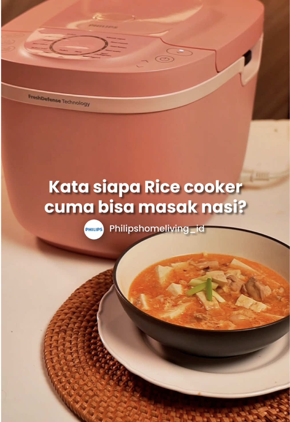 From rice to soup, this cooker does it all 🍲 Masak sup asam pedas cuma pake Philips HD4716/31, tinggal cemplung bahan, hasilnya mantap! #PilihKualitasPilihPhilips #philipshomeliving #philips #CepetNoRibet #homeliving 