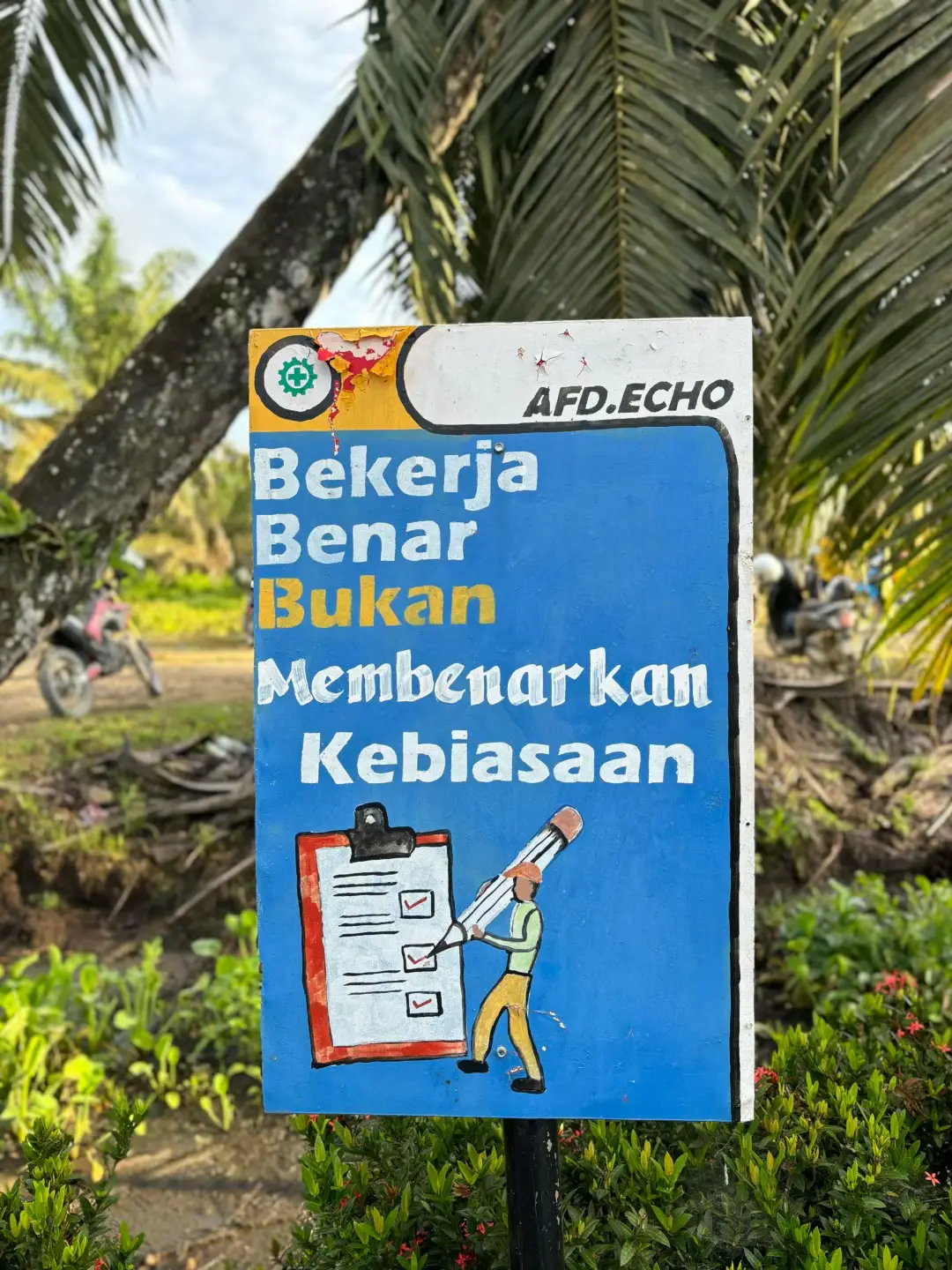 Daily routine at #astraagrolestari safety first #sawitontiktok #planter #sulawesi 