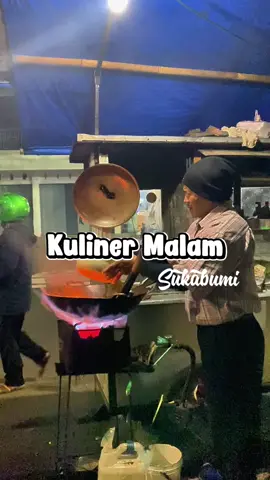 Mie goreng mang uha langganan siapa nih??? Mie goreng ini dlet sama hotel Reddoorz @ Jalan RE Martadinata. Jadi klo lagi staycation di sukabumi. Dinner nya bisa makan mie goreng ini @RedDoorz Indonesia #promomakangajian #redtravelers #bukasemuapintu #miegorengsukabumi #hotelsukabumi 