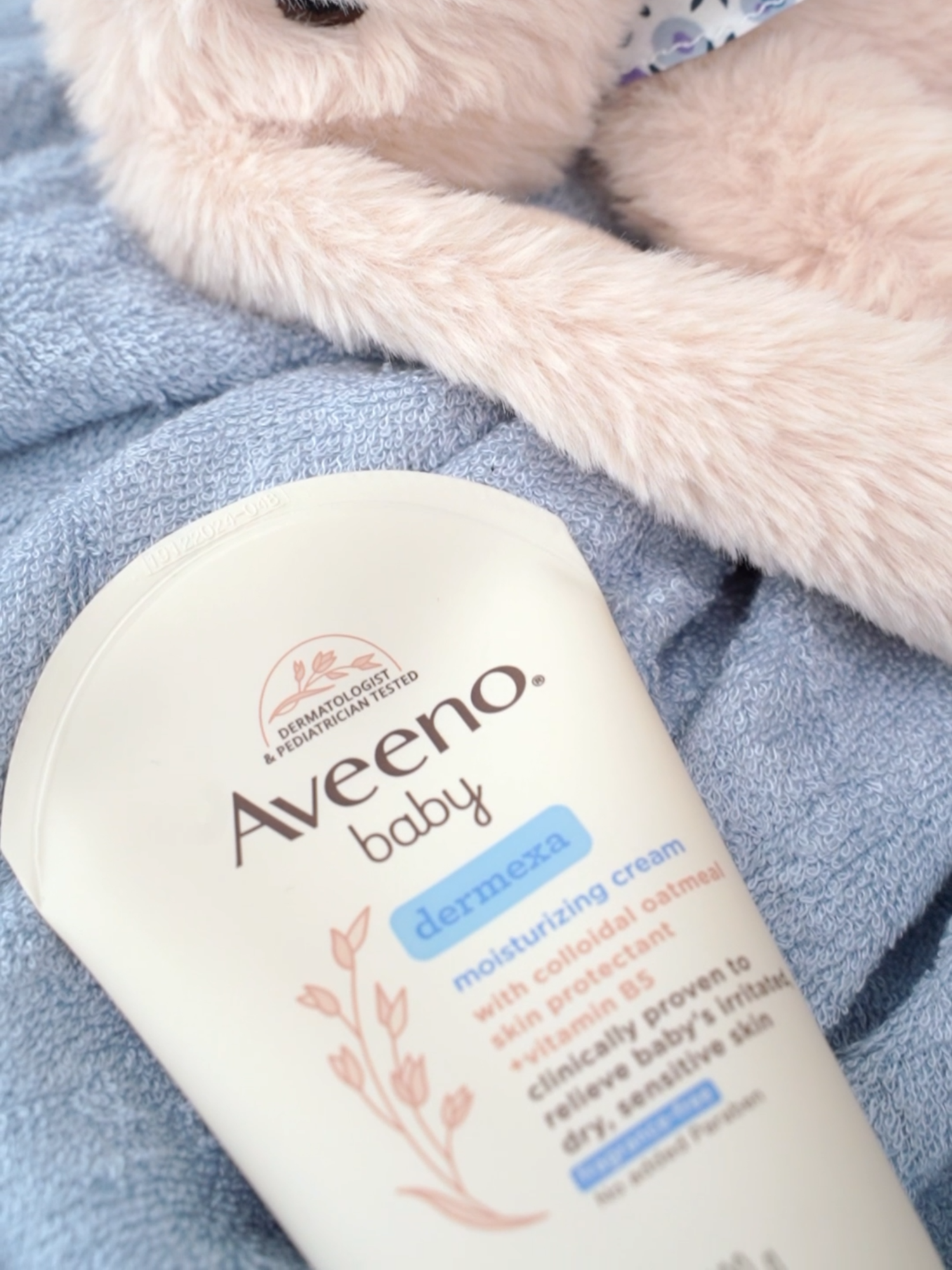 Em kem dưỡng ẩm cho da nhạy cảm có chứa công thức Triple Oats đến từ nhà Aveeno - Aveeno Baby Dermexa  #aveenobaby #dermexa #kemduongamchobe