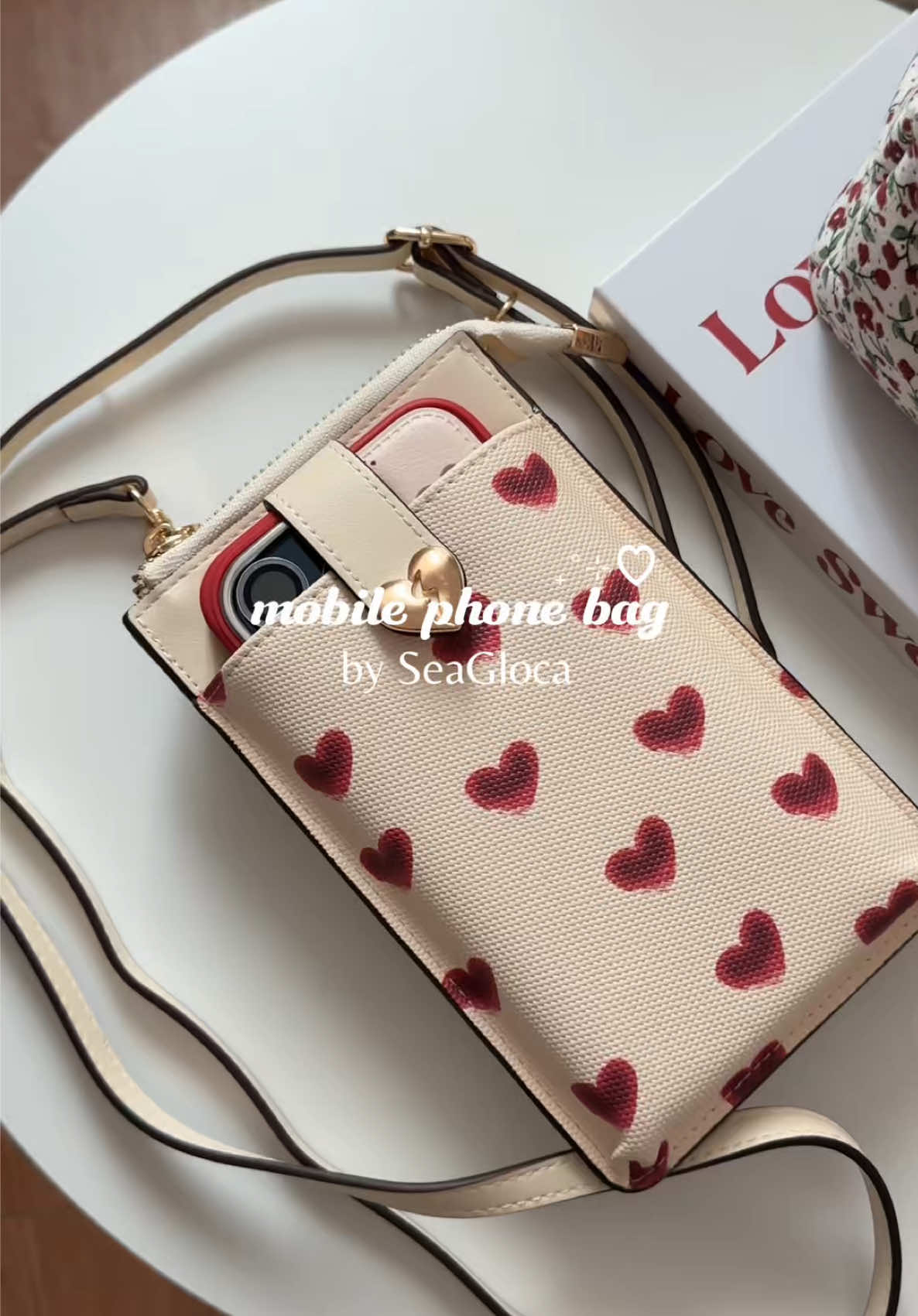 Cute love style mobile phone bag from Seagloca! ❤️✨📱 #mobilephonebag #slingphonebag #womensbag #phonebag #seaglocabag