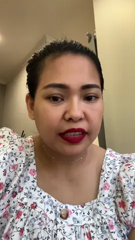 Pernikahan sesungguhnya adalah sekolah seumur hidup. Mereka yang bertahan gak berarti tanpa masalah. Mereka hanya saling mengasah dan mengelola supaya semua makin baik tiap harinya.