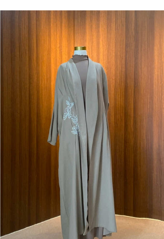 Rekomendasi warna Abaya yang cocok buat Umroh 🕋✨ #umrohoutfit #muslimahoutfit 