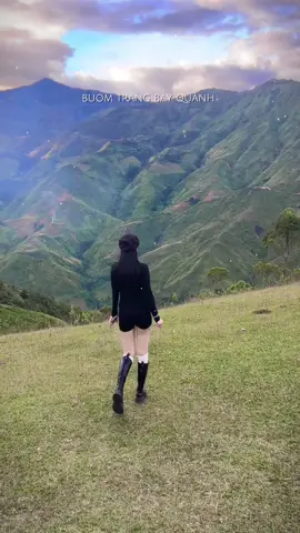 Vũ trụ gửi tín hiệu nếu mệt mỏi quá hãy đi tà xùa 🤗  #CapCut #flypシ #xuhuong  #taxua #thaonguyentaxua 