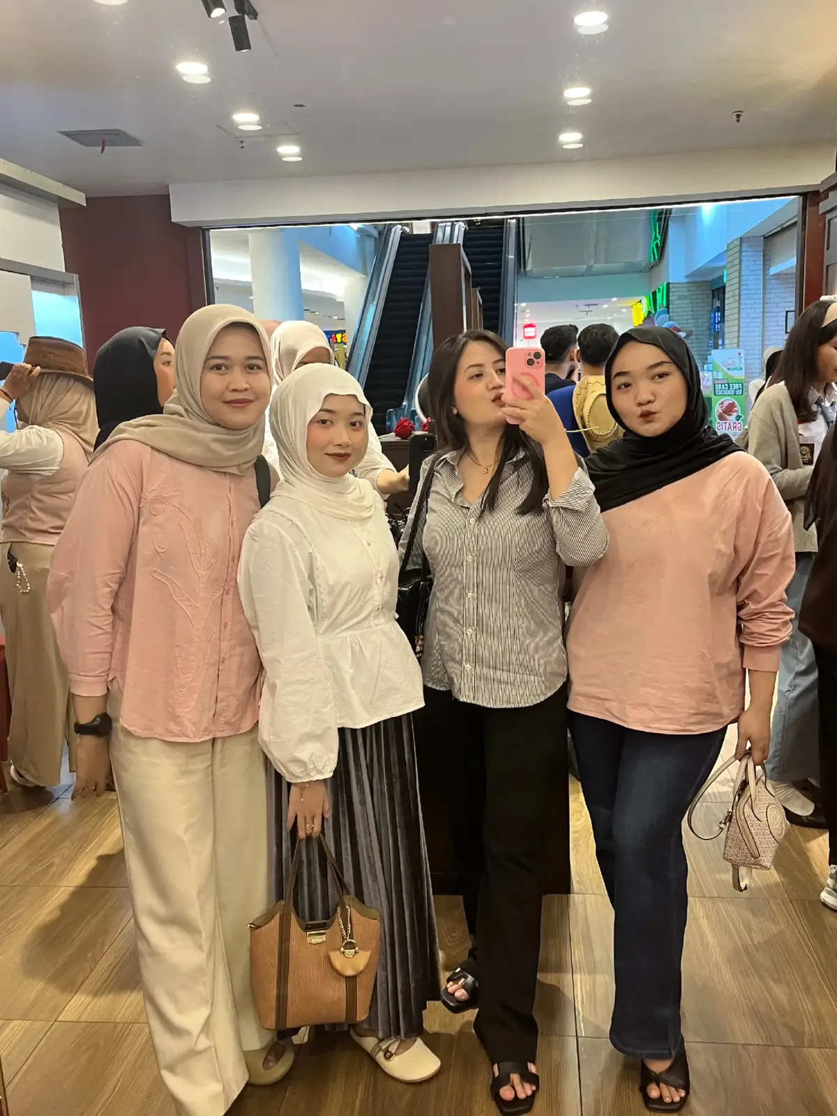 @photolookup  #purwokerto #ritasupermallpurwokerto 