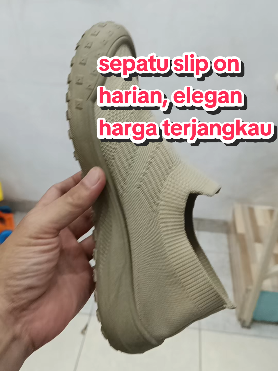 sepatu slip on harian, simple, elegan, anti slip, harga terjangkau #sepatu #sepatuslipon #sepatumurah 