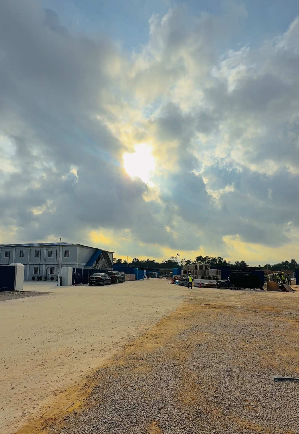 তোমার আকাশের বিশালতায় আমি শুধু একফোঁটা ব্যথা হয়ে রইলাম ⋆࿐🥲💔 #nature #viralvideo #fyp #viral #tiktok @TikTok @tiktok creators @TikTok Bangladesh 