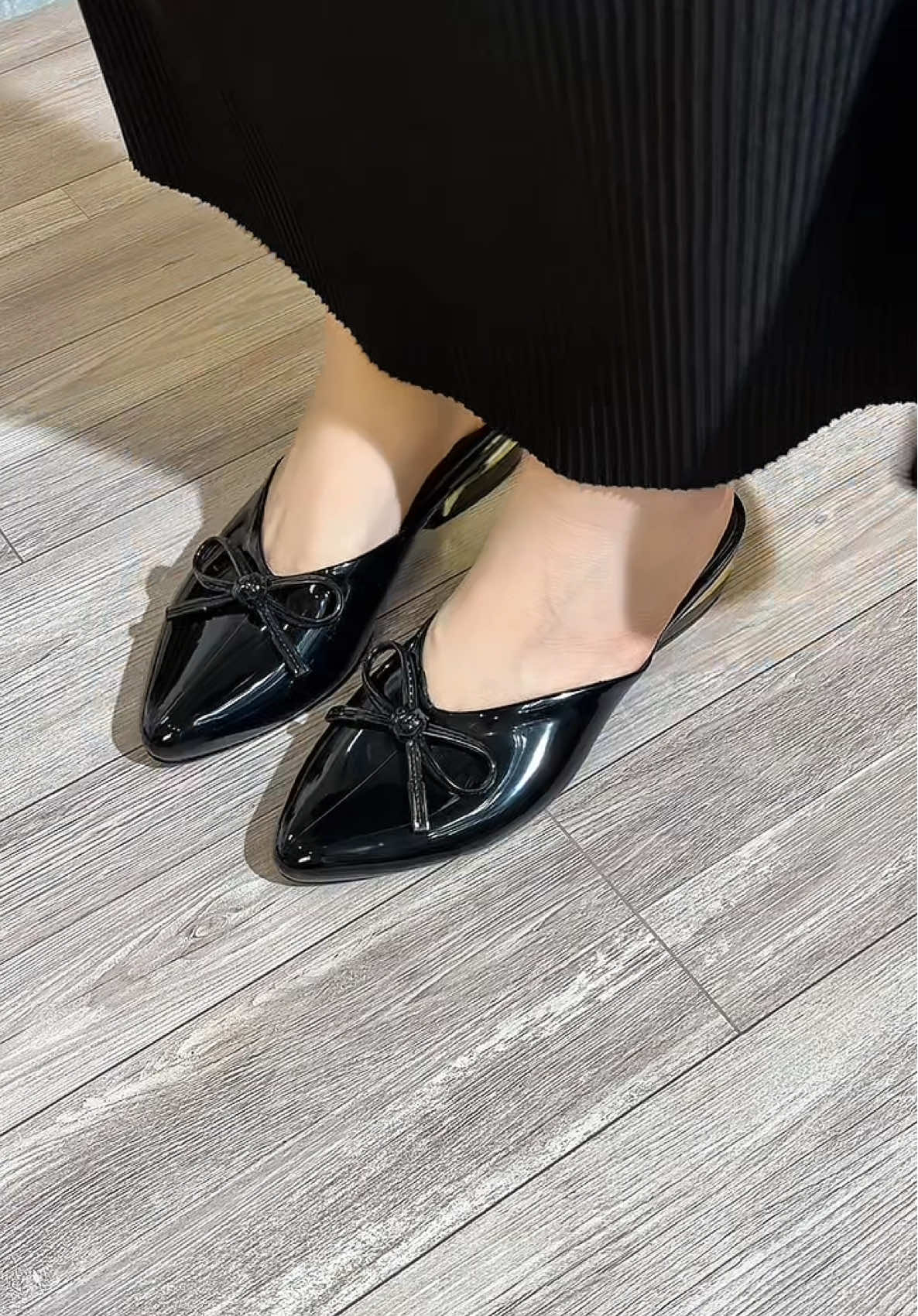 Dép sục nữ mũi nhọn gắng nơ thanh lịch#videpxinh #sucnu #xuhuong #giaydephottrend  @vy dép xinh 