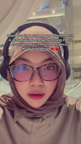 Being a kpop fangirl and weeb at the same time feel so broke #kpop #fyp #anime #relate #weeb 