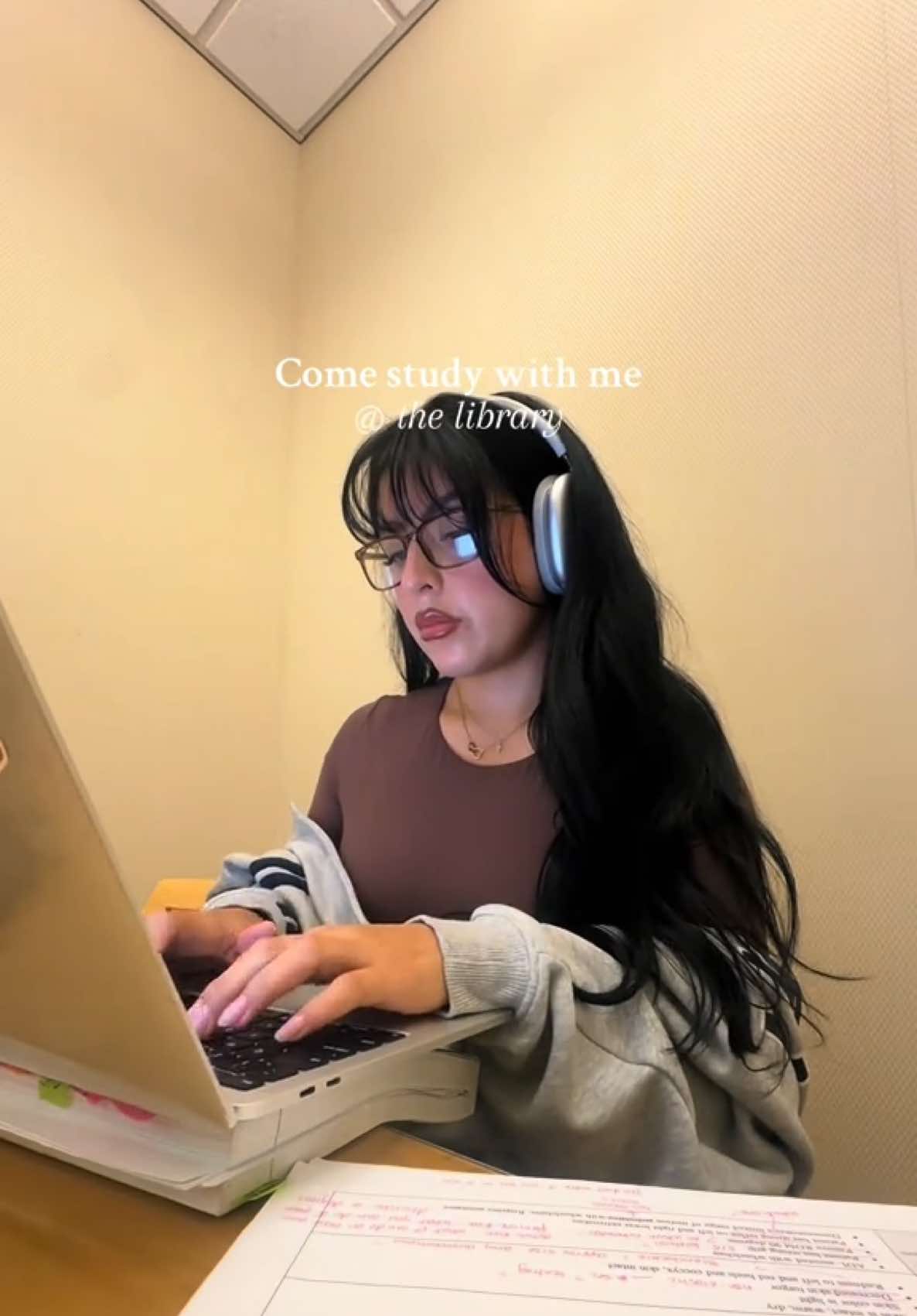 As you can tell, I was too focused that I forgot to show you guys what I was doing lol #studytok #nursingstudent #nursingschool 