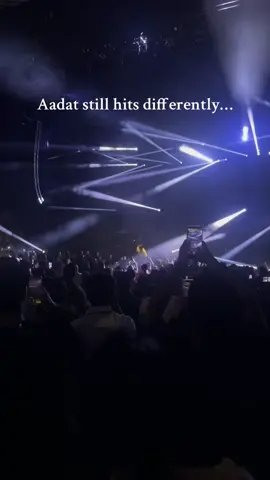 Aura so strong, even silence turned into music #atifaslam #aadat #livemusic #emotional #soulful