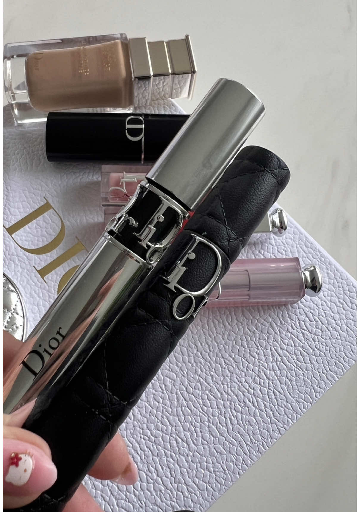 What’s in my makeup bag ✨ #makeup #makeuplover #BeautyTok #girlythings #beauty @Dior @Diorbeauty @YSL Beauty @Charlotte Tilbury 