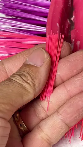 An idea to create a useful tool from an old broom. #DIY 