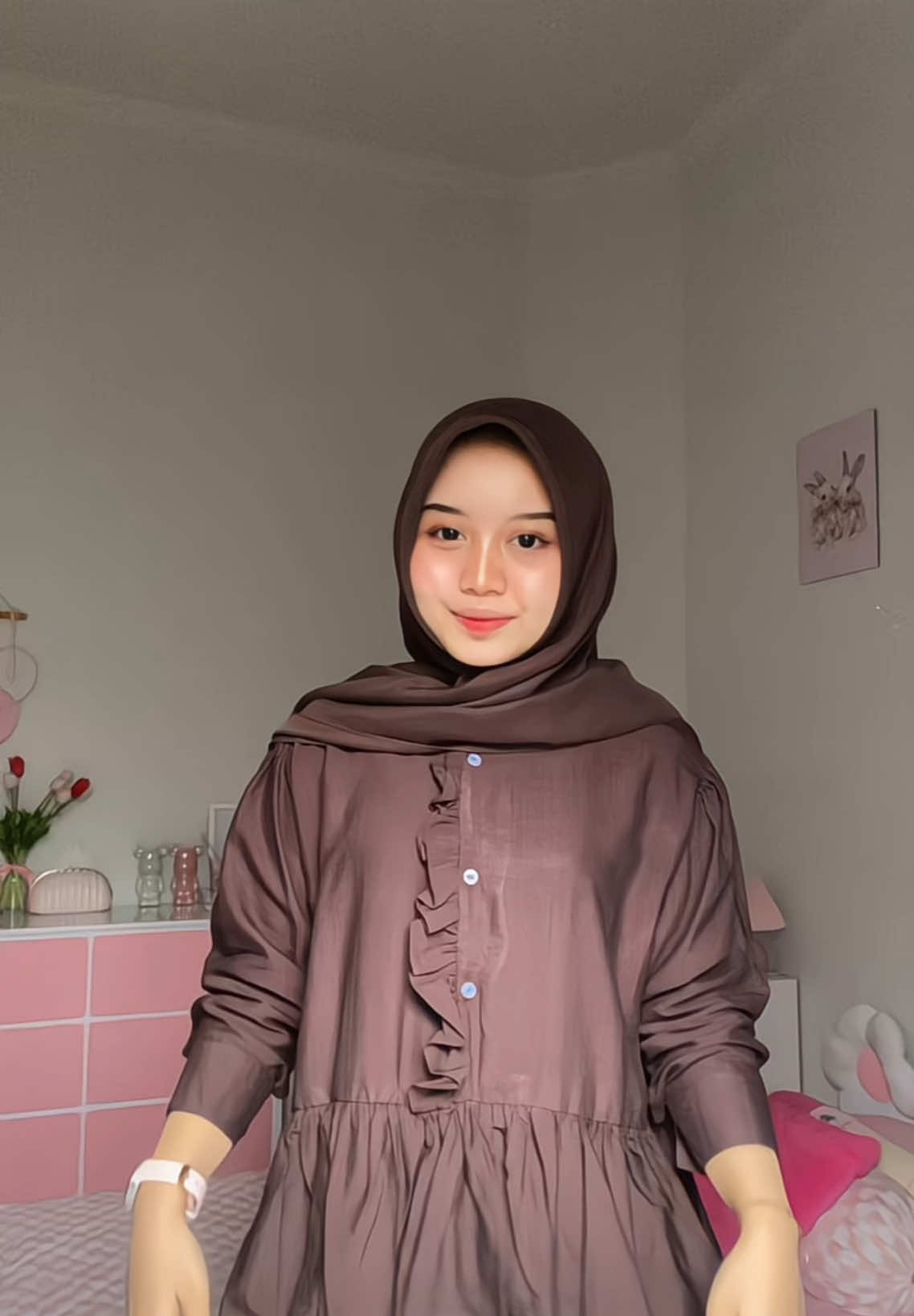 Model bajunya lucu bgt sukaa😭🤎