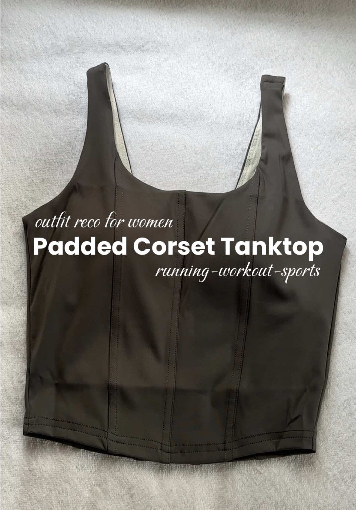 Padded corset top or tanktop outfit ideas for women #tanktop #bratop #paddedtop #sportsbra #outfitforwomen 