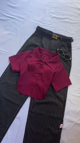 This red polo blouse perfect for christmas outfit! #redblouse #poloblouse #christmasoutfit #OOTD 