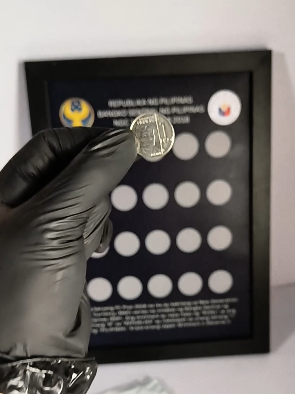 Bago mo ibili tingnan mo maigi, baka isa yan sa kailangan ko para makumpleto itong coin frame challenge #salapitv #money #coincollecting 