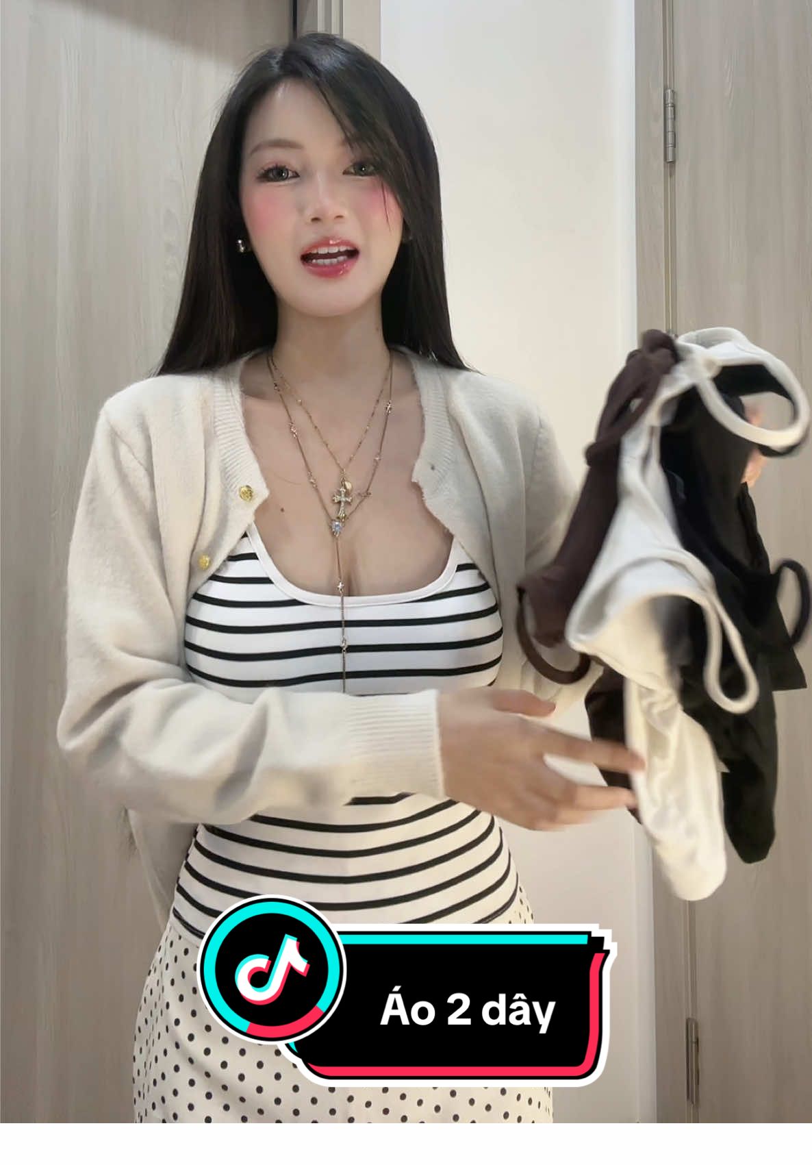 Dễ mặc lắm ấy ạ#tiktokthoitrang #outfitideas #viral #fyp #xuhuong 