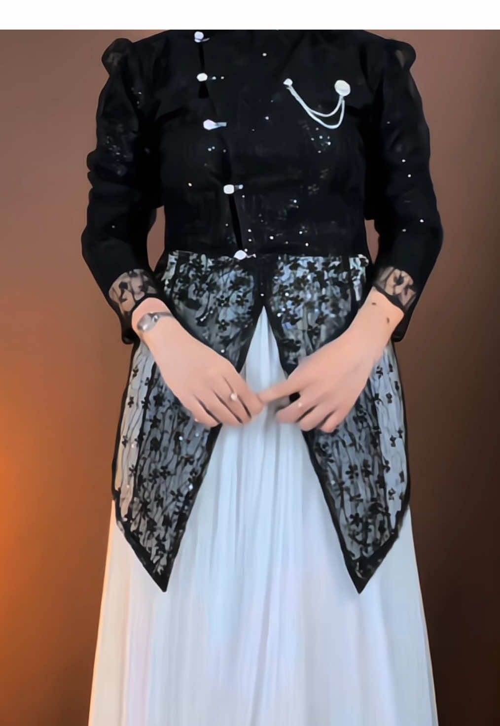 rekomendasi outfit cantik by @luckyrose_shop  🔗outer brukat l! nk b!o n0 89A 🔗rok tutu l! nk b!o n0 90A #outerbrukat #kebayajanggan #kebayamodern #roktutu #outfitkondangan 