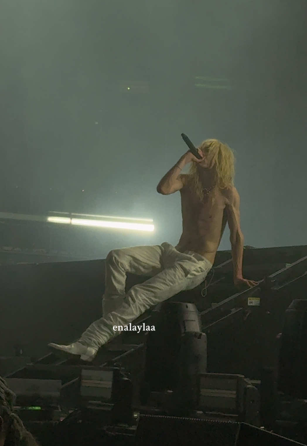 so happy i got to see him again 🤍 #2hollis #complexcon #complexcon2025 #boyliife 