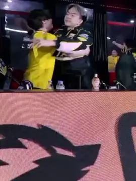 onic menang saat tidak ada butss di play of😭😭😭😭#mobilelegends #fypppppppppppppppppppppppdongg #onicesport #