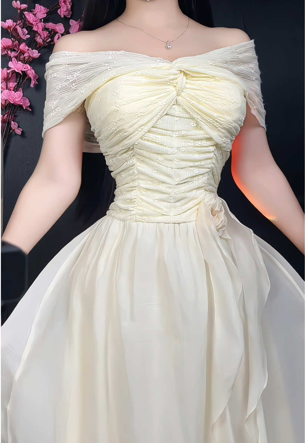 Chiếc váy màu kem  #vayxinh #vaydangdai #vaytieuthu #vaycuoi #_kieuoanh6901 