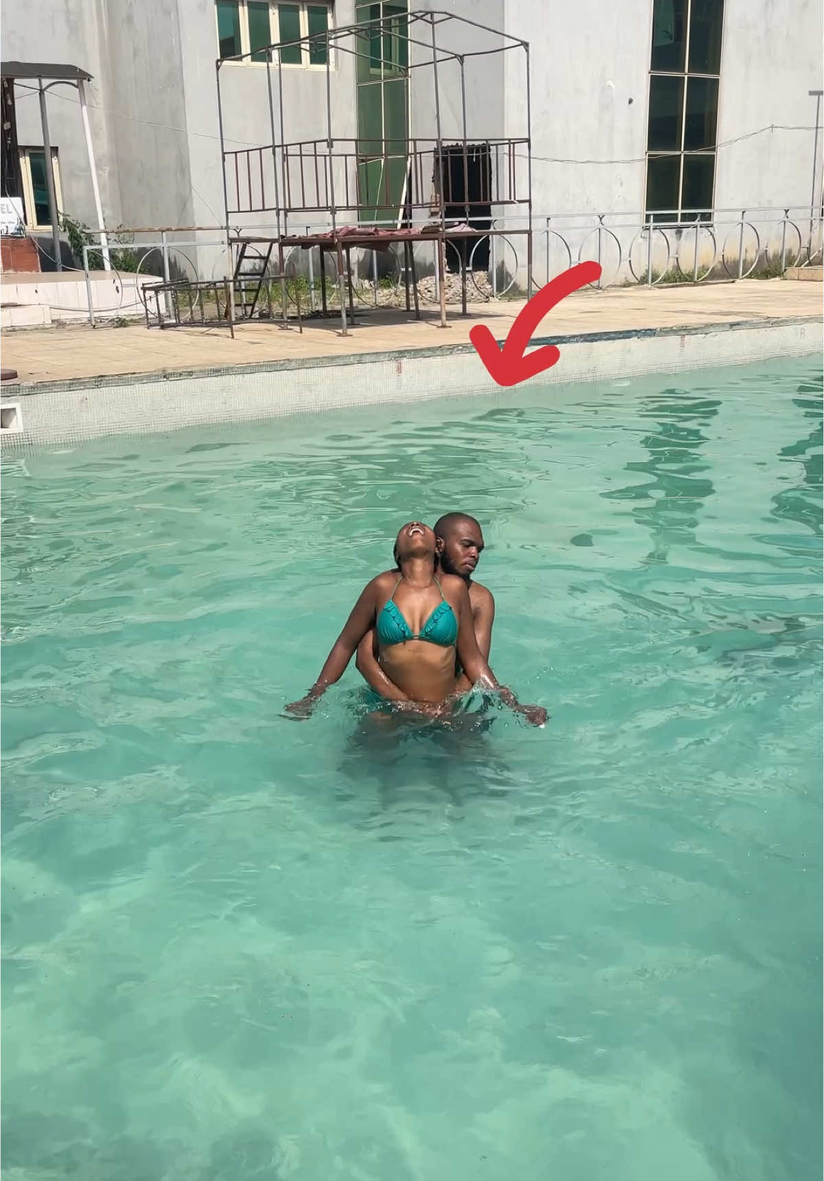 Bluetooth connected in the pool 
