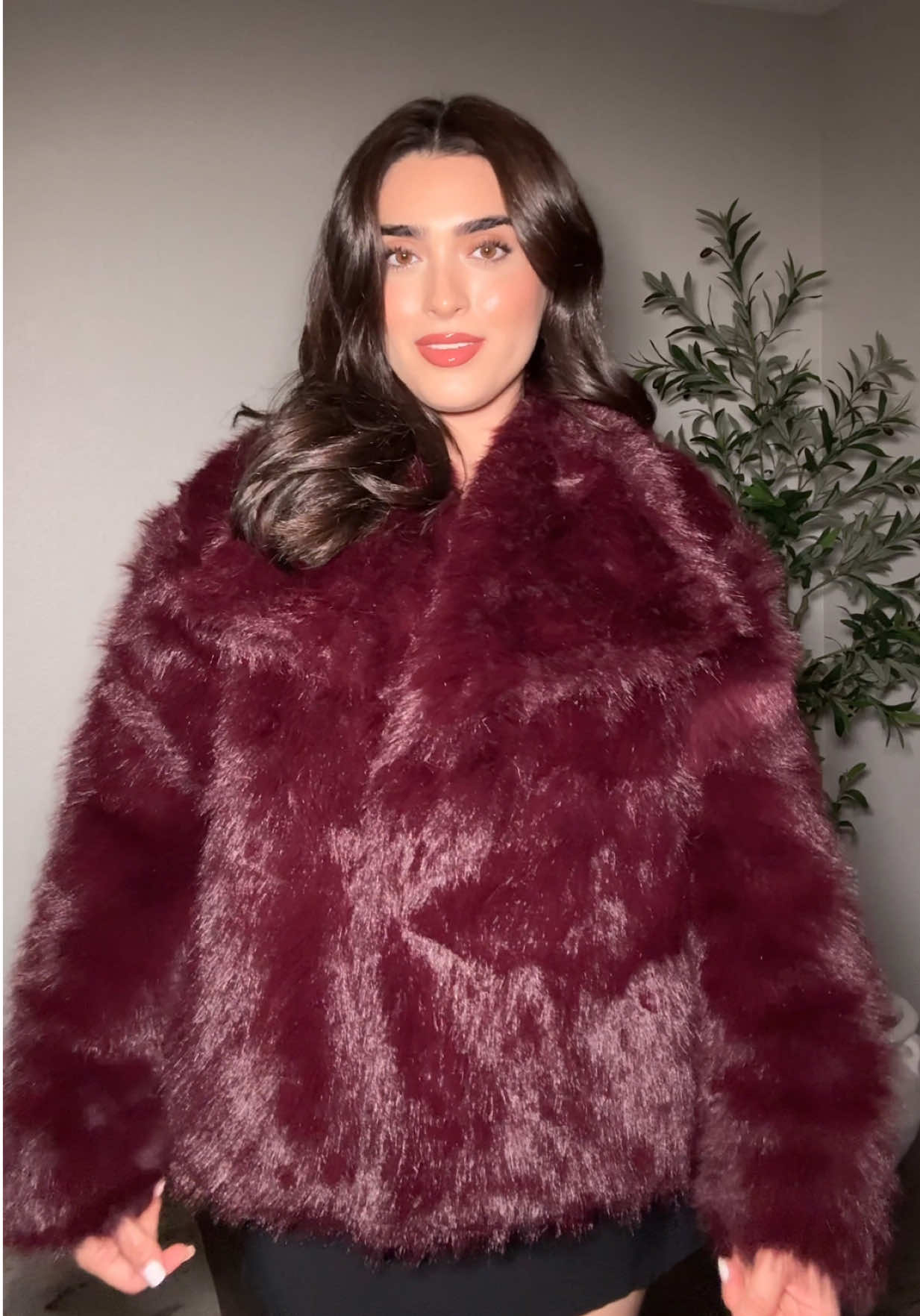 LOVE THIS COAT SM!!! wearing size medium — I’m 5’3 & 130 lbs ❤️ #OOTD #tiktokmademebuyit #fallfinds #fashiontiktok #tiktokshop