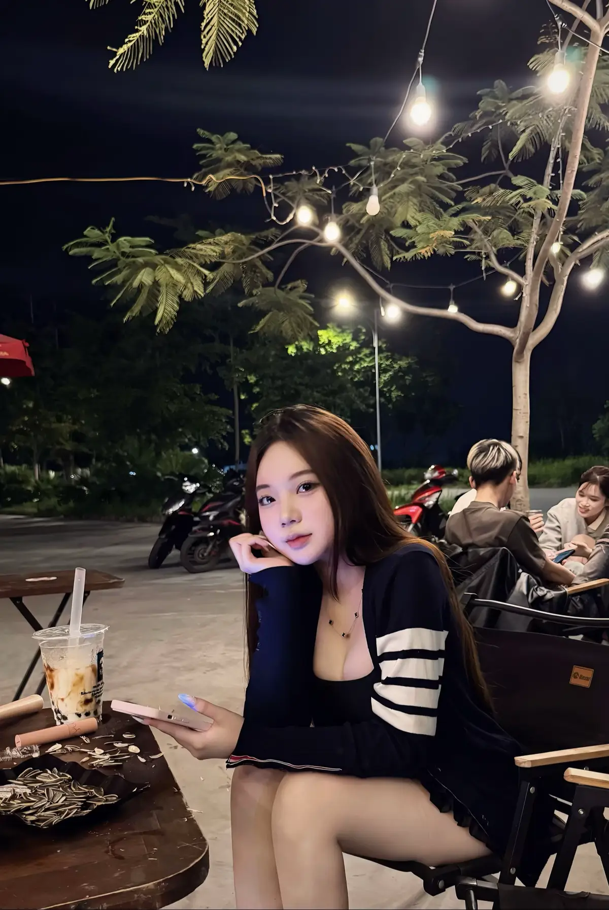 Khi nào trái tim anh do dự giữa em và bất kì điều gì khác, thì hãy chọn điều đó và bỏ qua em.