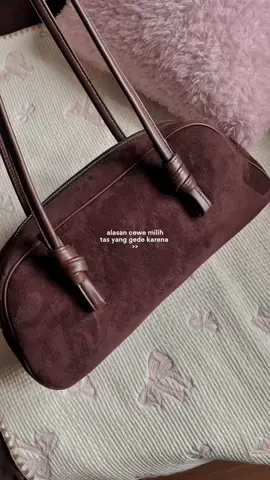 karena bawa banyak barang 😖 #tascantik #tascewek #totebag 