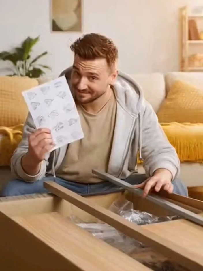 Instrukcja? Phi! 😂 Zrób to sam... i pożałuj 😅 10 minut montażu... 3 godziny rozpaczy 🤦‍♂️ Każdy zna ten moment: wyrzucasz instrukcję i nagle wszystko przestaje pasować 😅🔩 👇 Jeśli też montowałeś bez instrukcji — zostaw 💬 i ❤️ #DIYfail #polskihumor #viral #shorts #memy #komedia #domowychaos