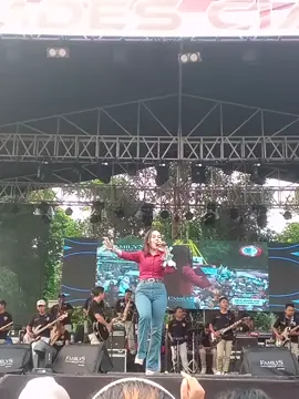 @ig : elsafitri_eca berbunga lagi💃