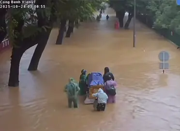 Xem lụt tại Huế qua app Hue-S vô tình thấy cảnh này. Đúng là tận cùng của nỗi đau☺️☺️#lụtmiềntrung #hue 