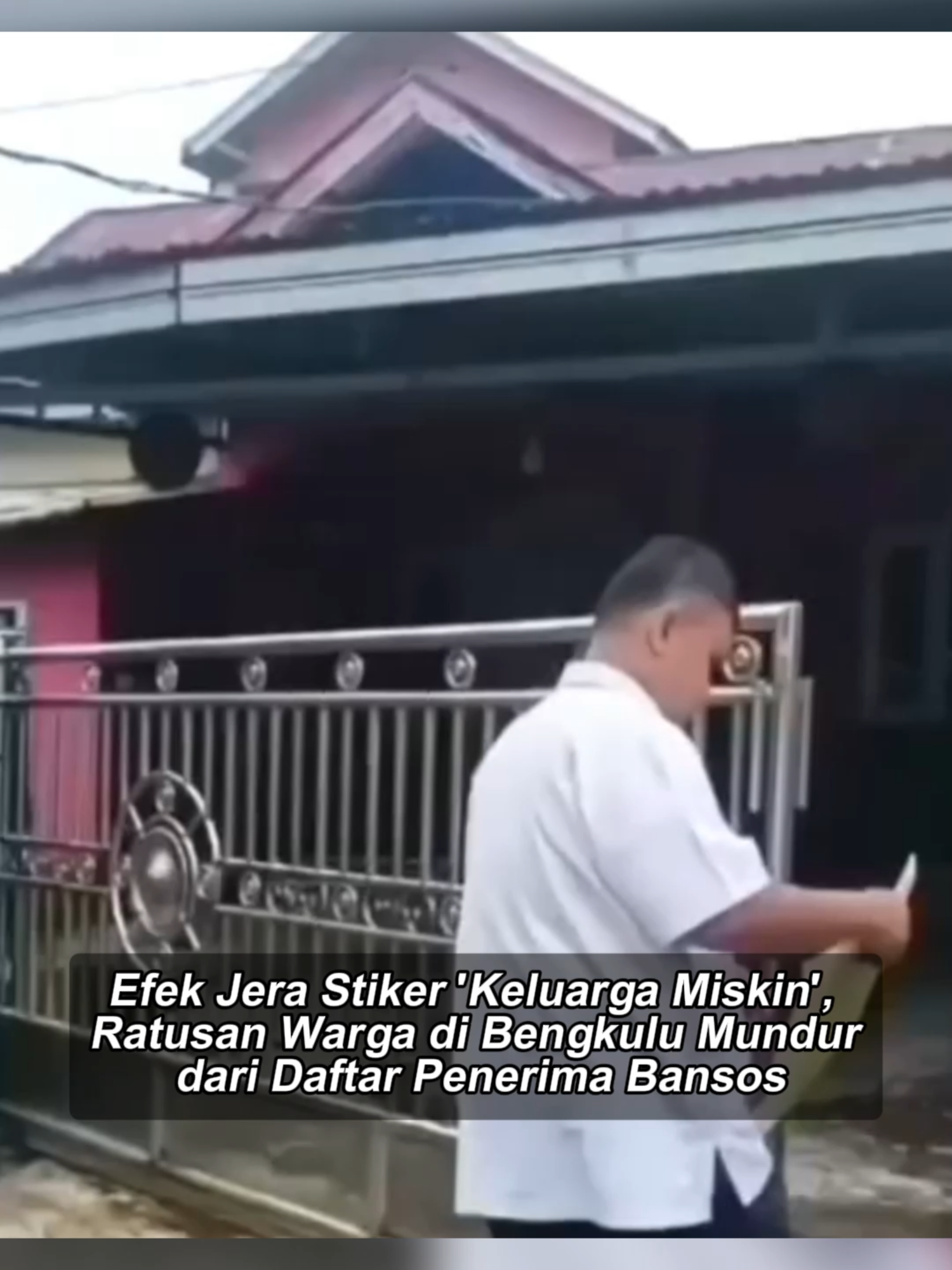 Sebuah program pemasangan stiker bertuliskan 