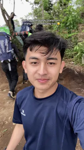 Orang aring #pendakigunung #pendakiindonesia #merbabu #merbabumountain #CapCut 