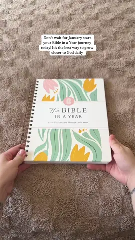 Every morning, one page. One prayer. One step closer to God. That’s how I’m using my Bible in a Year.  #bibleinayear #gettingclosertogod #bibleversedaily #biblejournaling 