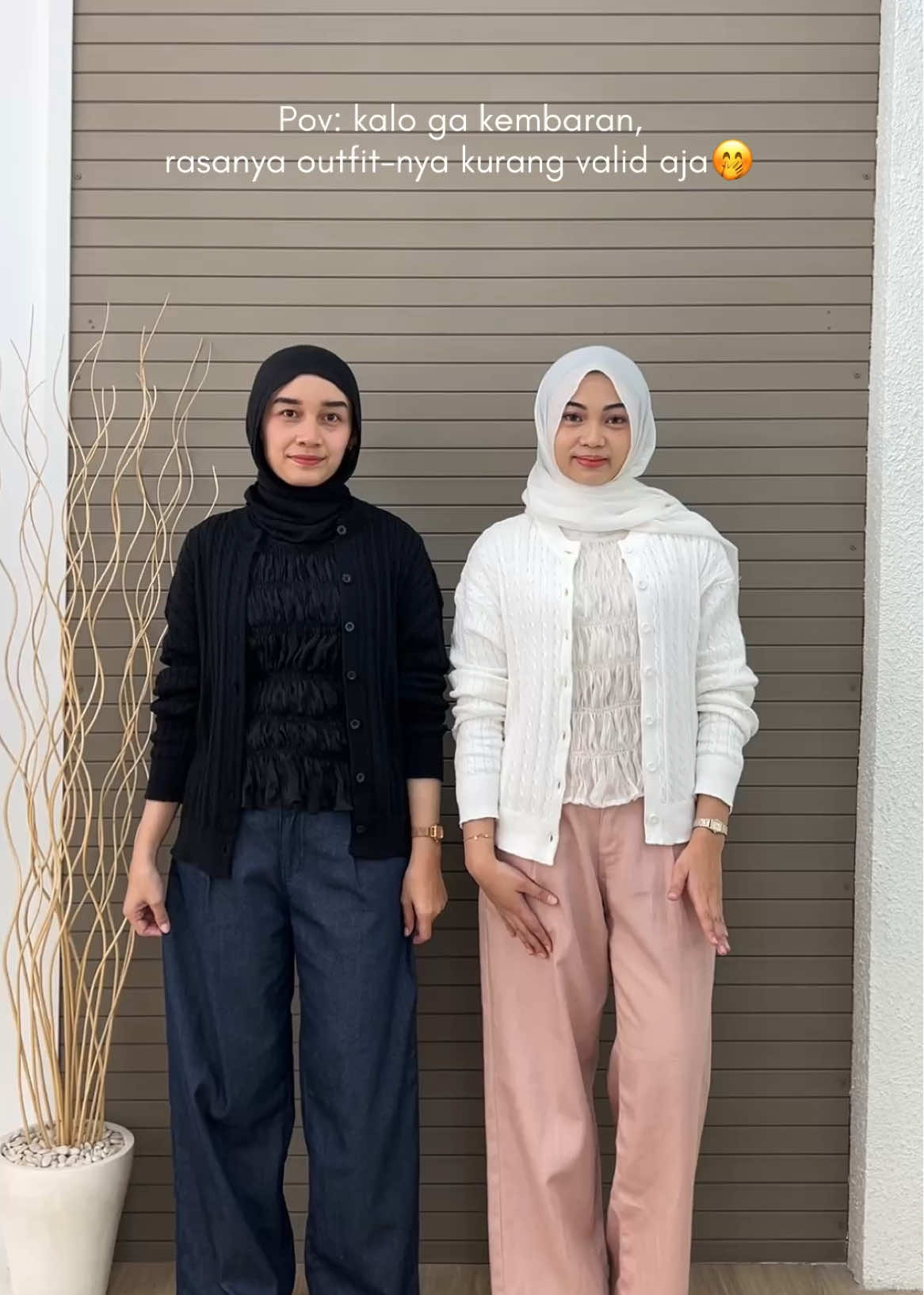 literally can’t go out unless we’re matching 😭💅🏻 it’s not a rule, it’s a lifestyle ✨ 👀 mau kembaran juga? cek koleksi kita biar gak kalah gaya sama bestie! #OOTDBestie #TwinningStyle #MatchingMoment #GenZHumor #fyp