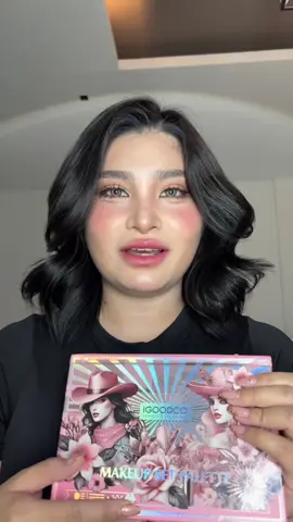 With 4 lippies #igoodco #igoodcopalette #igoodcomakeupbook #eyeshadowpalette  Disclaimer: This video is based on my personal experience and for informational purposes only. Results may vary per user. Prices, promos, and availability are subject to change without prior notice.