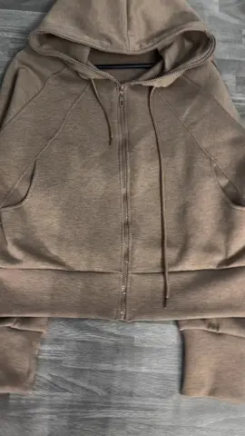 Nâu tây đốm 😝 #aokhoac #xuhuong #moingaymotoutfit #aokhoacchongnang 