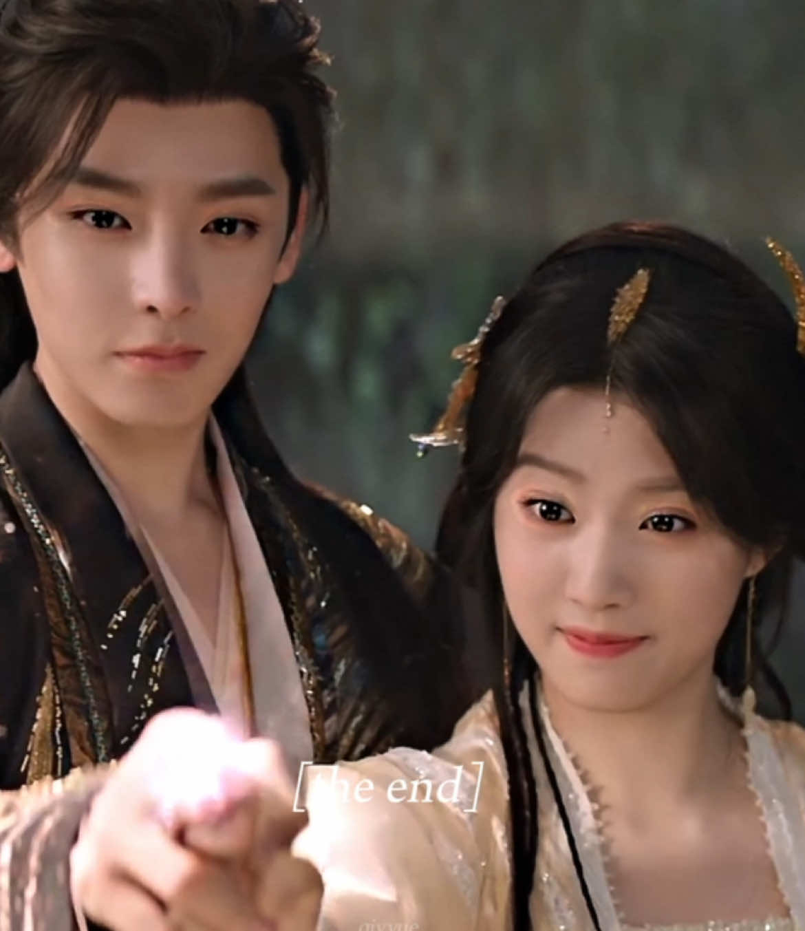 FINALLY FINISHED #loveintheclouds !!!! it was so so so so good i loved it worth the wait but it’s kinda sad i have nothing to watch everyday now 😞 will def miss them but coping with this edit in the meantime!!  scp from jadorescp!!!!! #houminghao #luyuxiao #cdrama #chinesedrama 