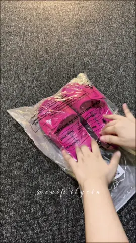 Sandal slip on yang tanpa khawatir saat hujan turun #sandalwanita #sandalslipon #sandalkaret #sandalmurah #sandalkekinian 